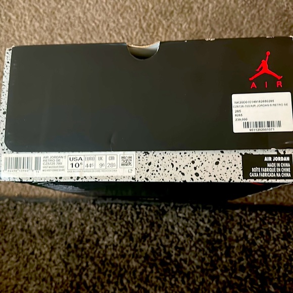 Just like new. Only worn indoors. An awesome deal. - Picture 3 of 6